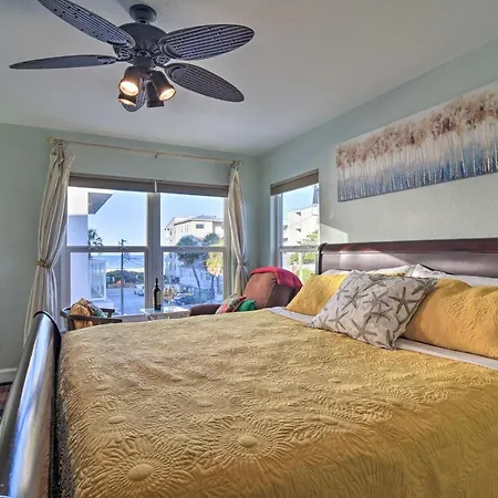 Colorful Townhome, Steps To Clearwater Beach!