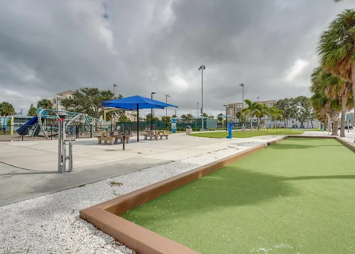 Colorful Townhome, Steps To Clearwater Beach! *