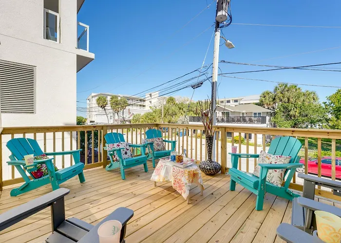 Colorful Townhome, Steps To Clearwater Beach! Сasa de vacaciones