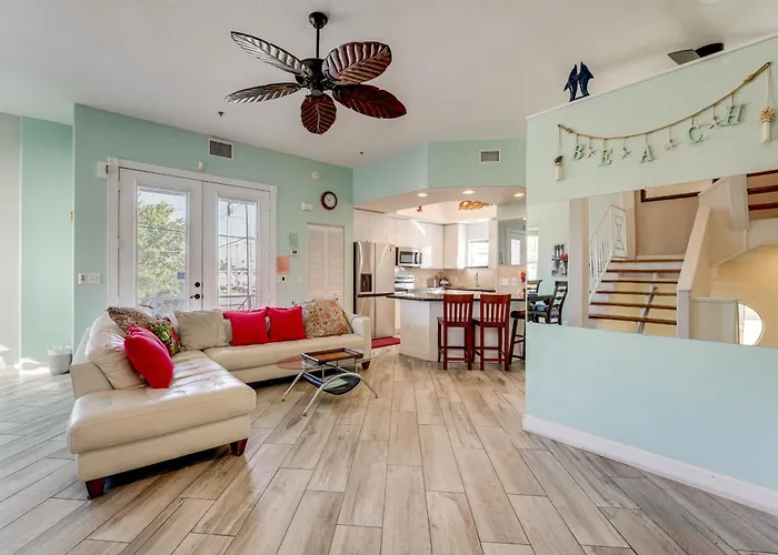 Colorful Townhome, Steps To Clearwater Beach! Clearwater Beach