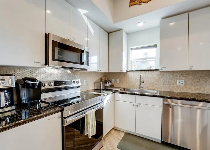 Colorful Townhome, Steps To Clearwater Beach! * Clearwater Beach