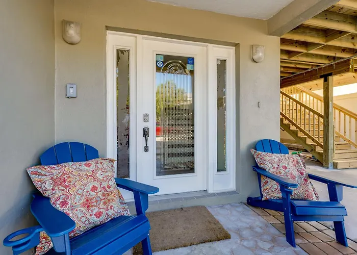 Colorful Townhome, Steps To Clearwater Beach! Сasa de vacaciones