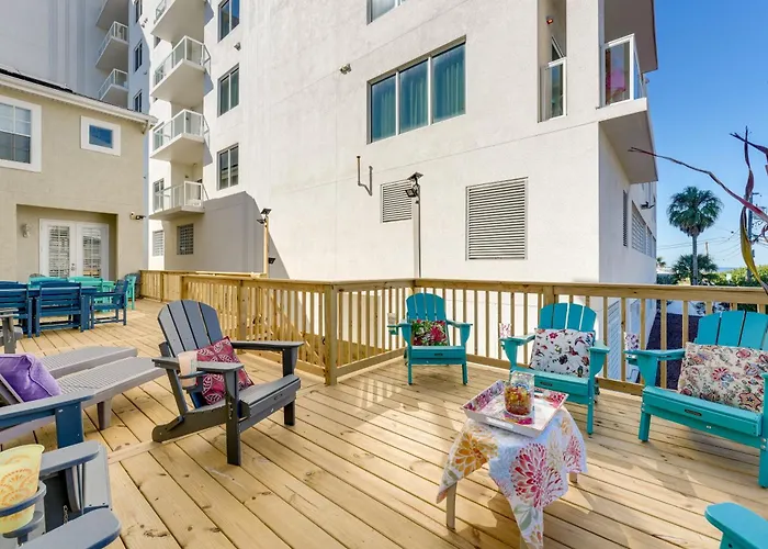 Colorful Townhome, Steps To Clearwater Beach! * Clearwater Beach